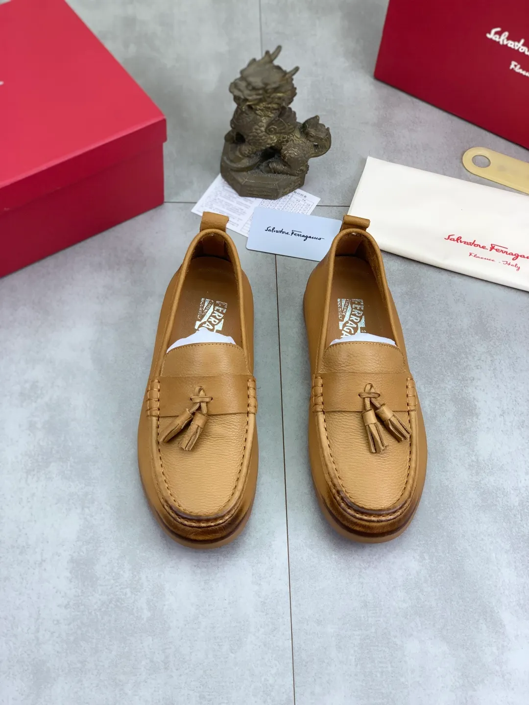 Men's shoes 💰P480 New model [Ferragamo/Ferragamo] Latest model Original imported calfskin, imported pigskin lining + original luxury metal buckle + original rubber outsole Soft and comfortable Size number: 38-44